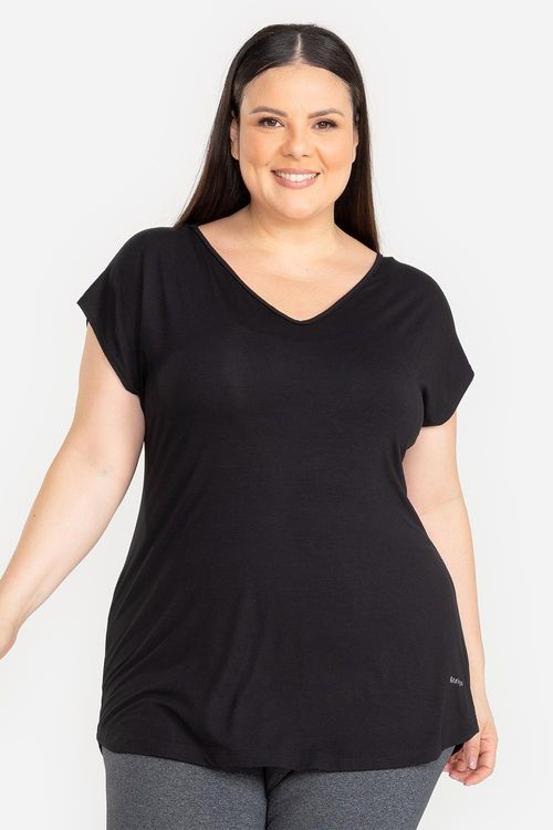 Blusa Fluidity Plus Essential Decote V - Preto